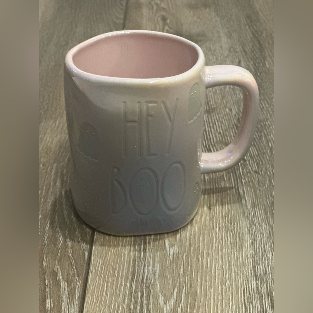 🌞 Sale 3 for $15 6 Peppa pig books  pig books Rae Dunn “Hey Boo” Ceramic Mug